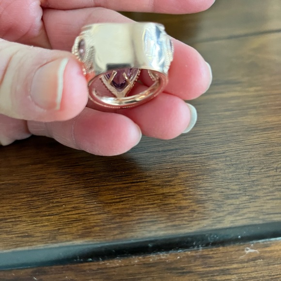 5.38 carat amethyst ring, size 7. - Picture 9 of 10